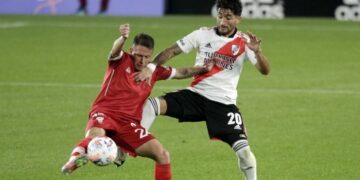 A días de enfrentar a Boca, River igualó con Huracán