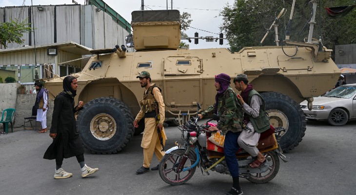 El Talibán anunció una amnistía y la inclusión de mujeres en el poder