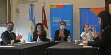 Se garantizará la vacunación para los inmigrantes