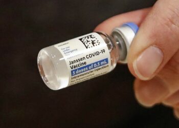 Estados Unidos ofrecerá una tercera dosis de la vacuna a toda su población