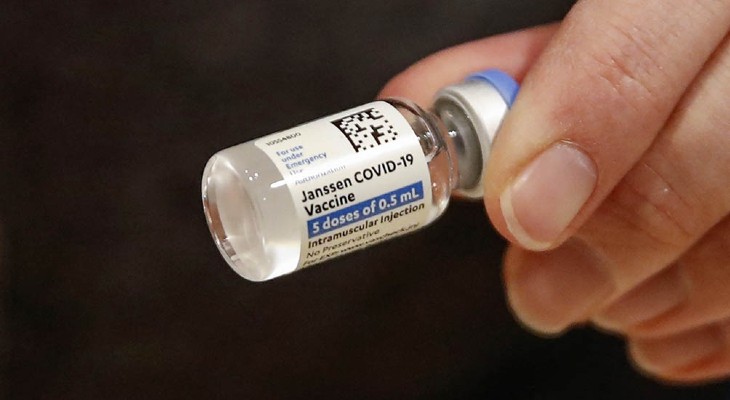 Estados Unidos ofrecerá una tercera dosis de la vacuna a toda su población