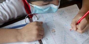 Investigan las estrategias usadas contra el aburrimiento en clase