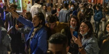 El 33% de los casos de coronavirus en septiembre se dio en menores