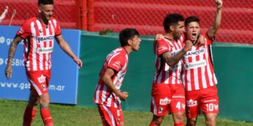 Instituto se recuperó y le ganó a Barracas Central