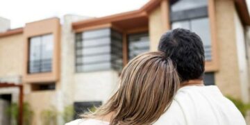 Para comprar un departamento, una pareja debe quintuplicar su ingreso