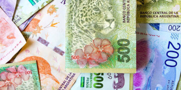 El oficialismo presentó un proyecto para aumentar el salario mínimo