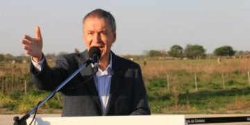 Schiaretti exigió que se levante de inmediato el cepo a la carne»