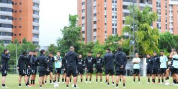 Argentina entrenó con el plantel completo