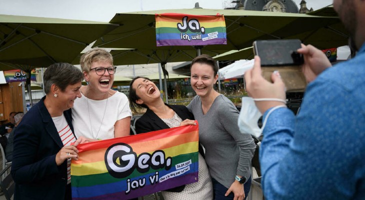 Suiza aprueba el matrimonio igualitario en un referéndum