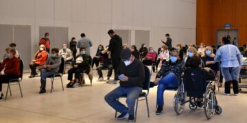 Ya vacunaron con dos dosis al 70% de los adultos