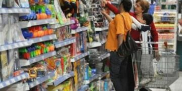 Las ventas minoristas caen 11,7% el mes pasado