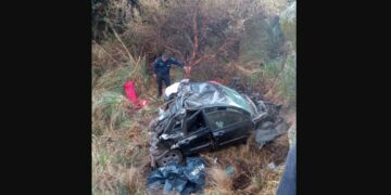 Dos fallecidos tras desbarrancar un vehículo en las Altas Cumbres