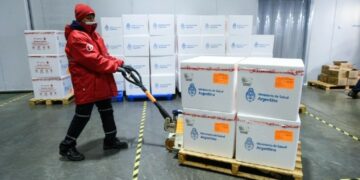 Arribó al país una nueva partida de 570.000 vacunas Sinopharm