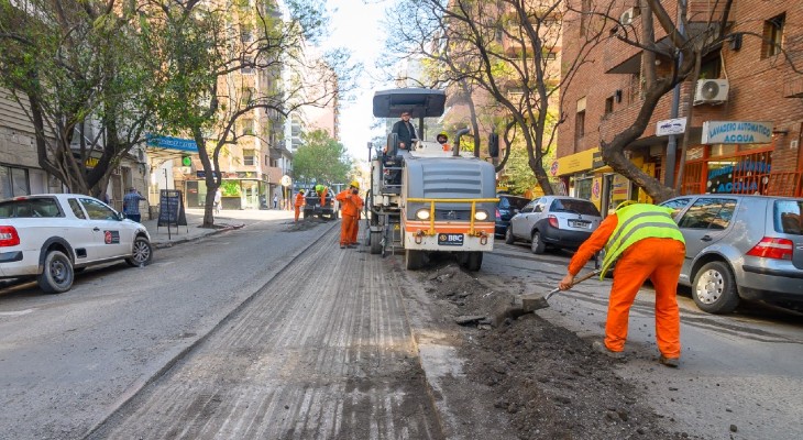 Continúa la rehabilitación de calles alto tránsito en Nueva Córdoba
