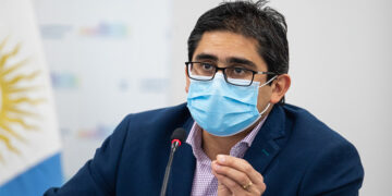 Operarán al ministro de Salud Cardozo por un tumor en el pulmón