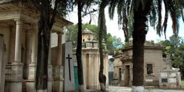 La Noche de los Cementerios, un recorrido que invita al recuerdo