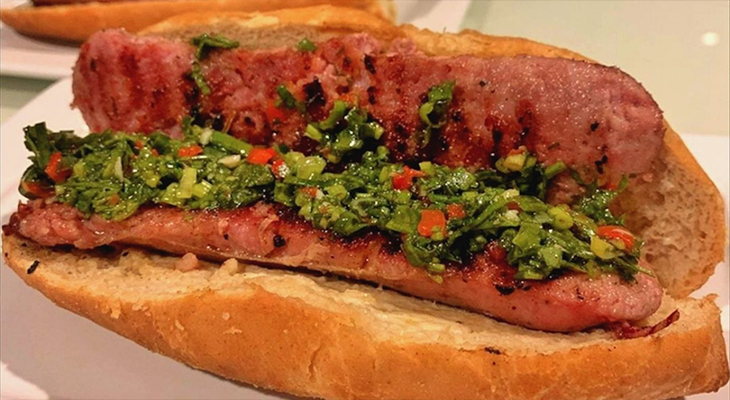 El choripán se consagró como uno de los mejores 5 sándwiches del mundo