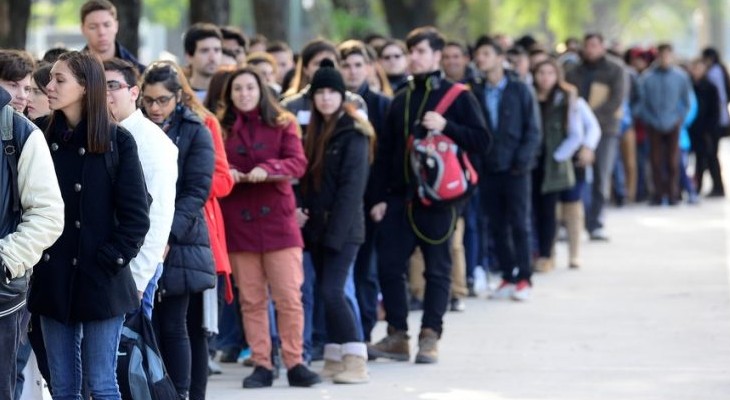 El desempleo bajó al 9,6% en el segundo trimestre del año