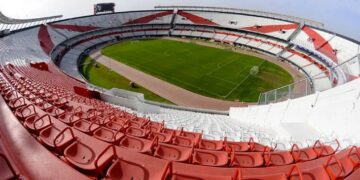 Desde el 1° de octubre vuelven los hinchas a los estadios de fútbol