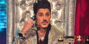 Fue a la fiesta del jardín de infantes disfrazado de Ricardo Fort