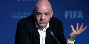 Infantino contundente con la suspensión del clásico: Es una locura”