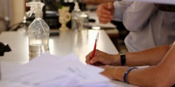 Judiciales no vacunados serán licenciados sin goce de sueldo