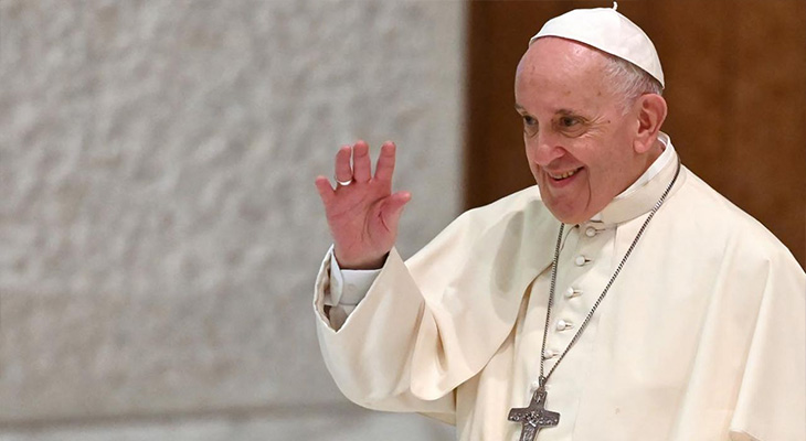 El papa pide a la Iglesia reconocer errores y disculparse por abusos