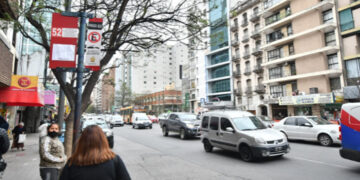 Reubicarán las paradas de avenida Maipú entre 25 de mayo y Olmos