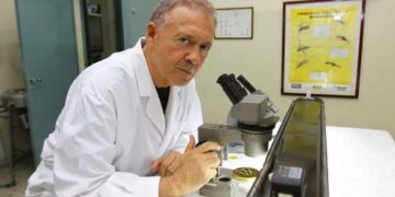 Hugo Pizzi propuso hisopados anales para los empleados públicos que no se quieran vacunar