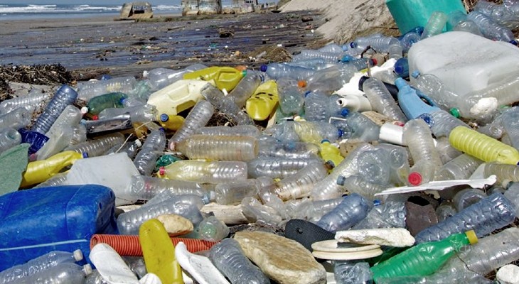 Producir plástico costó más de US$ 3 billones en un año