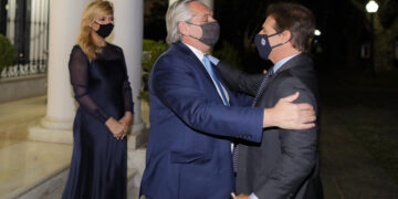 Por fuera del Mercosur, Lacalle Pou cierra acuerdos con China