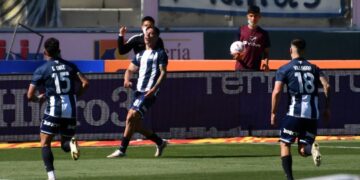 Talleres ganó y sigue puntero