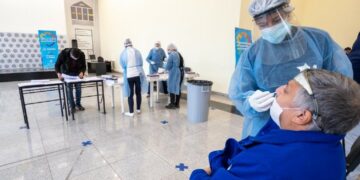 Covid-19: los puestos de testeo atenderán el domingo en Córdoba