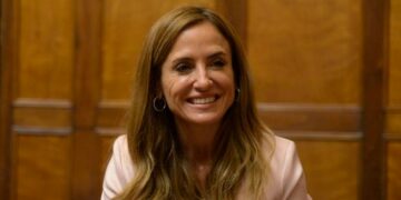 La campaña oficial apunta al Gobierno anterior