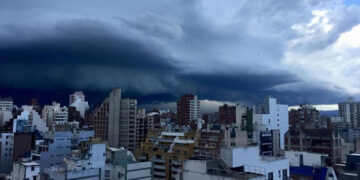 Rige un alerta por tormentas, vientos intensos y posible caía de granizo