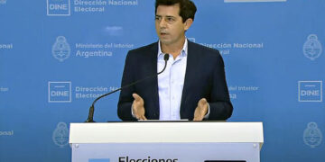 Funcionarios kirchneristas pusieron sus renuncias a disposición de Fernández