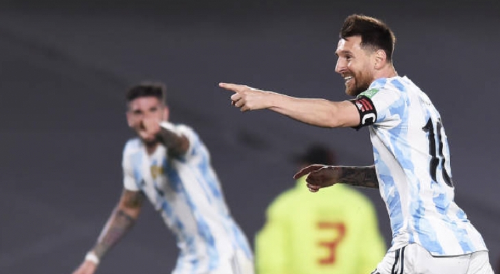 Argentina goleó a Uruguay de la mano de Messi