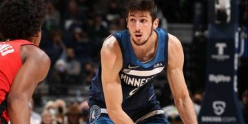 Bolmaro, el argentino más joven en debutar en la NBA
