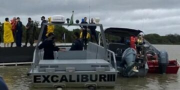 Al menos 6 muertos en el hundimiento del barco-hotel en Río de Janeiro