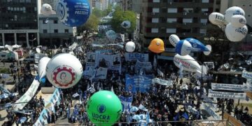 La CGT demostró fuerza y pidió reglas claras para salir de la crisis