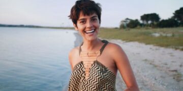 Calu Rivero mostró su nuevo DNI, con Dignity” como su nueva firma