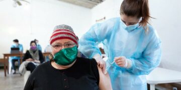 El 41% de América Latina completó su vacunación