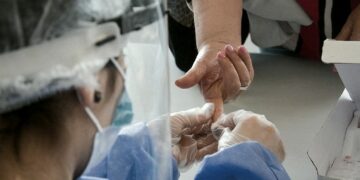 Reportaron 25 muertos y 1.227 nuevos contagios de coronavirus