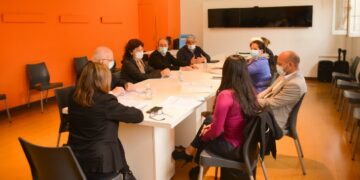 Actualizan protocolos sanitarios en geriátricos y comunidades cerradas