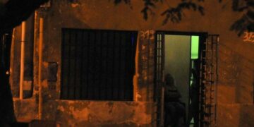 Aplican perspectiva de género y sobreseen a víctima de trata