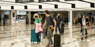 Turistas extranjeros podrán ingresar con esquema de vacunación completo