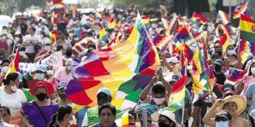 Marchas en respaldo a Arce