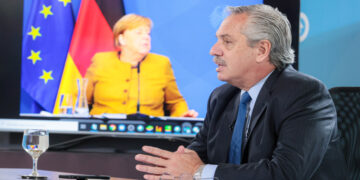 «Los actos terroristas constituyen una amenaza a la dignidad humana»