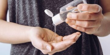 Recomiendan no dejar las medidas de prevención contra el coronavirus