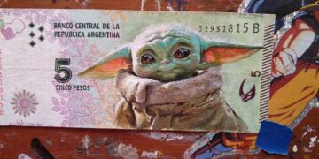 Las maravillosas creaciones de un argentino sobre billetes